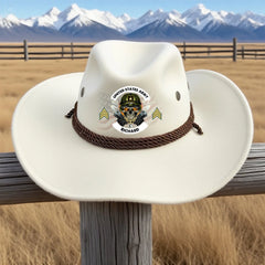 jimeng-2025-06-27-5423-把这个牛仔帽换成White,帽子要有翻毛皮效果