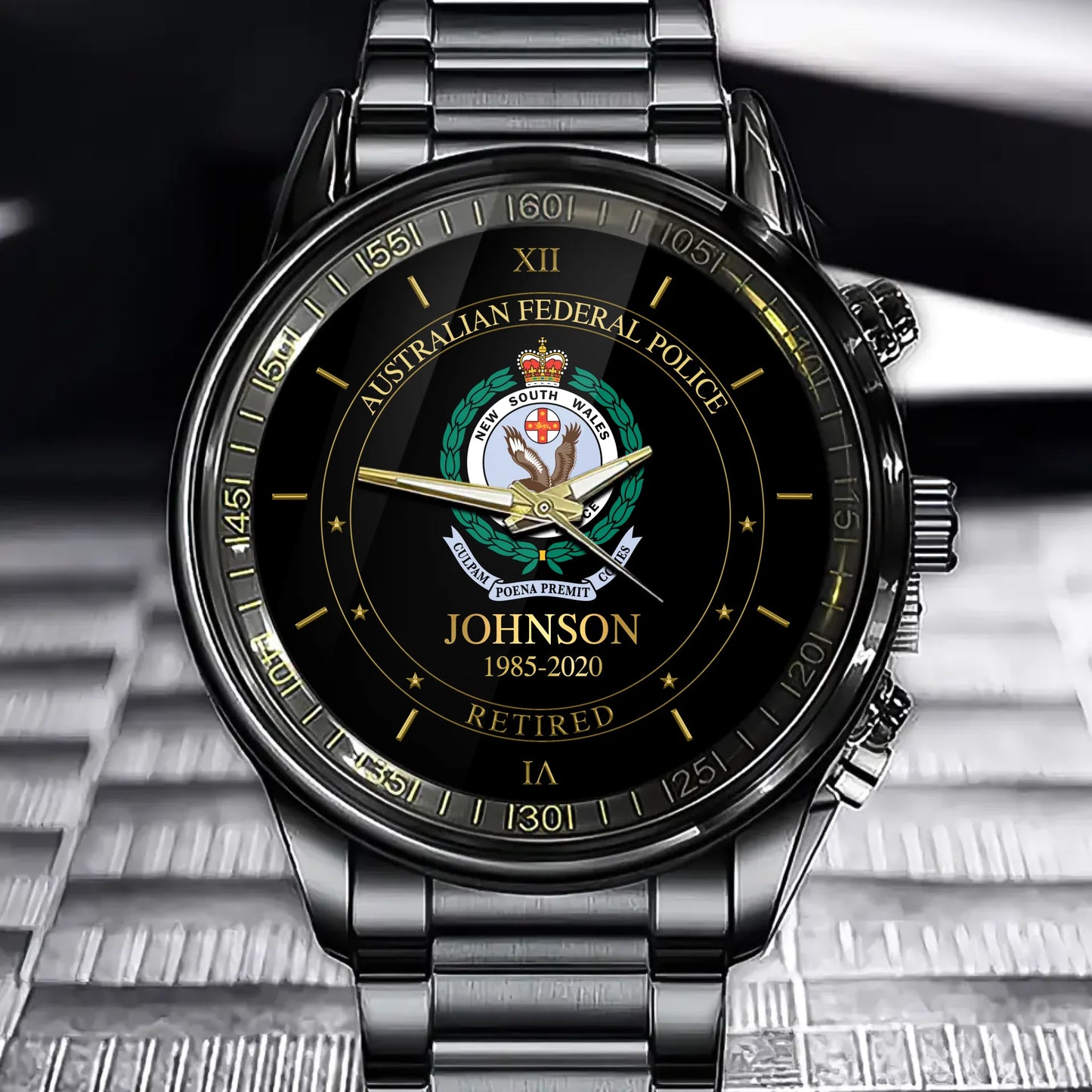 Montre personnalisée en acier inoxydable noir pour soldat/vétéran britannique avec nom et grade